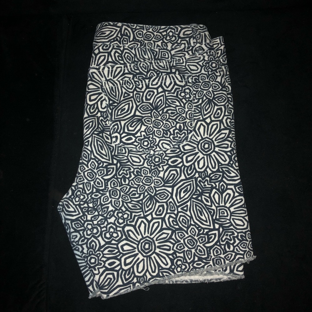 LOFT Navy/White Cut Off Shorts Size 14 - Picture 3 of 4